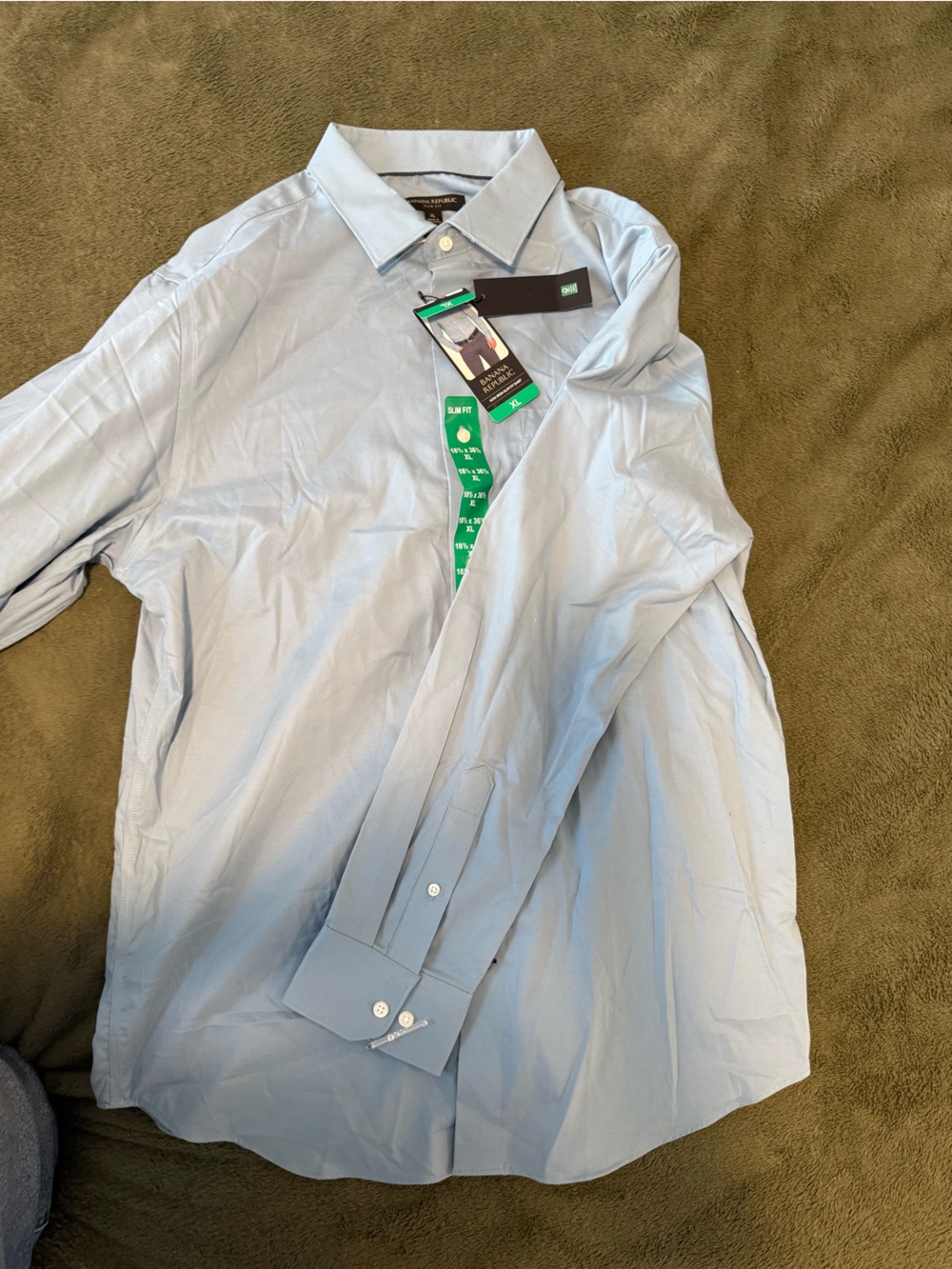 Banana Republic Light Blue Men's Dress Shirt - Classic Collar